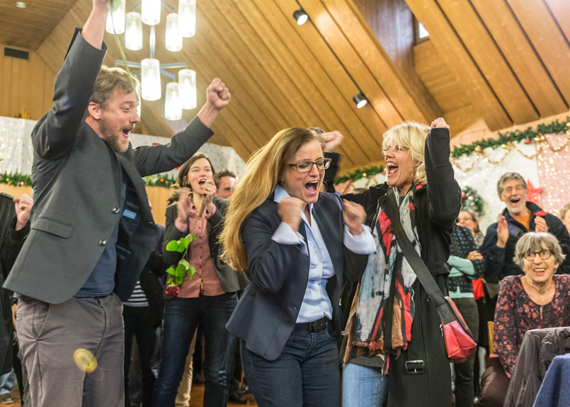 first image of the article