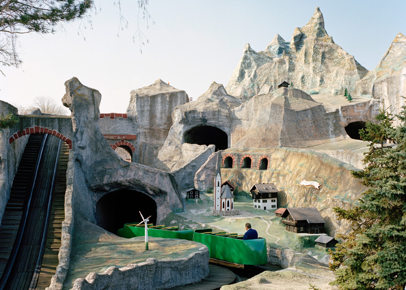 first image of the article