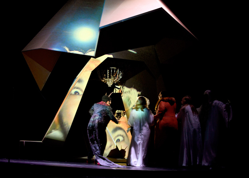 first image of the article