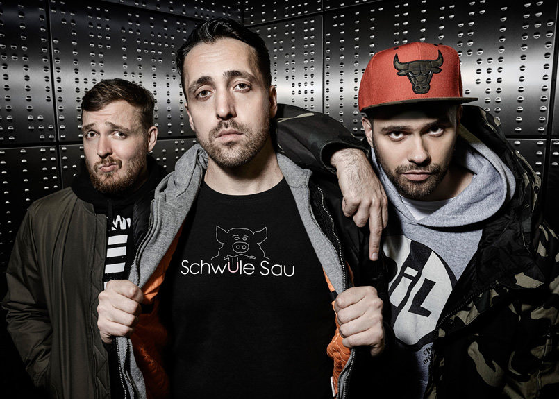 first image of the article