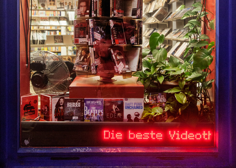 first image of the article