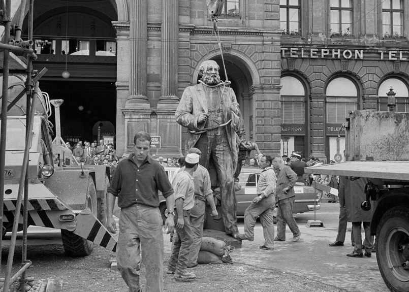 first image of the article