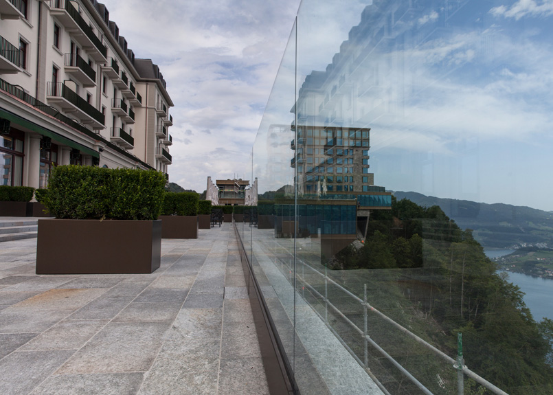 first image of the article